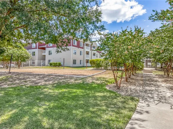 517 Southwest Pkwy APT 301, College Station, TX 77840