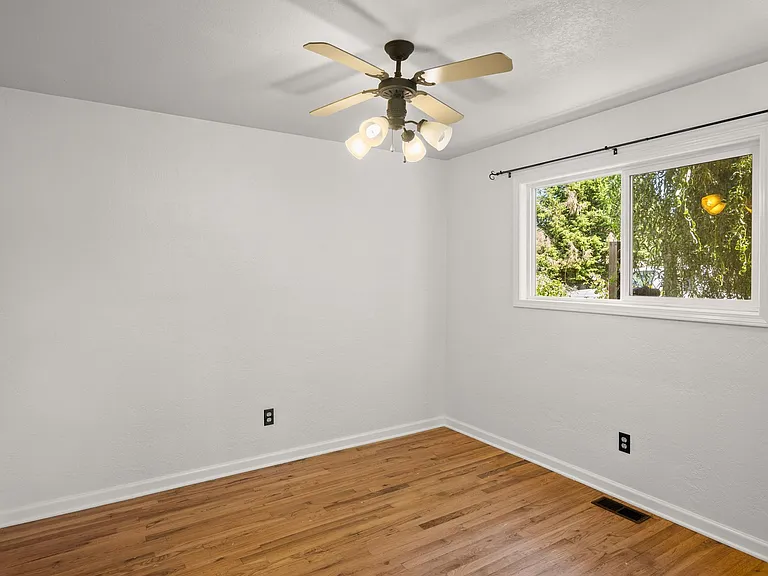 5034 SE Flavel Dr — Photo 12