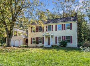 188 Pequest Rd, Belvidere, NJ 07823