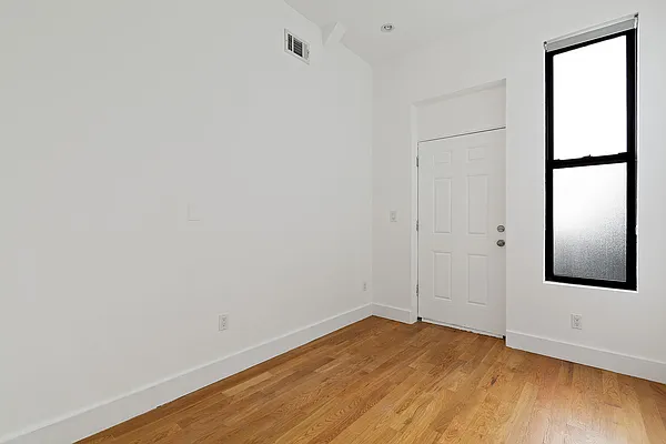 Rented by Compass | media 27