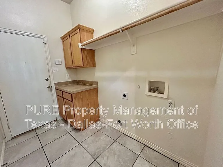 629 Madeline Ct — Photo 33