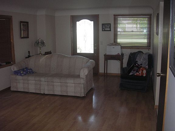 4th image of 631 Saginaw St