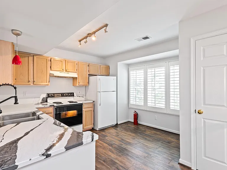 12021 Shore View Dr — Photo 29