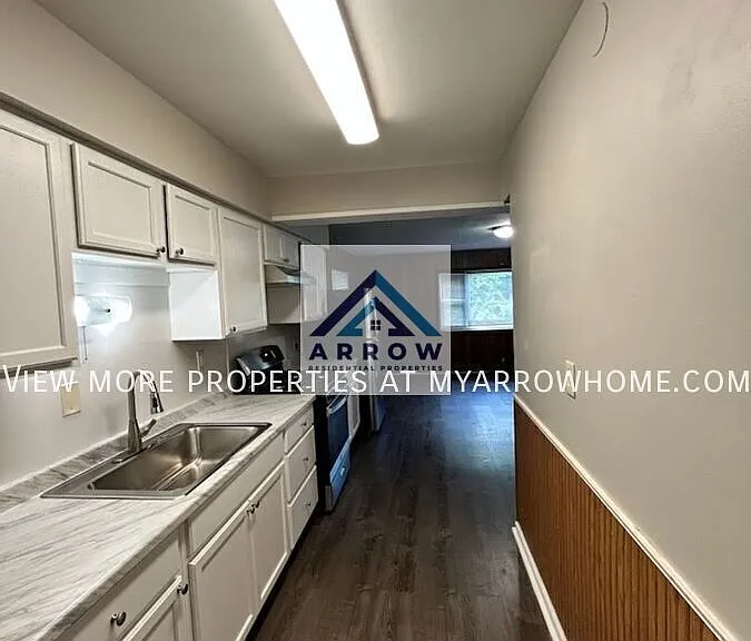 10309 Ross Cir — Photo 4