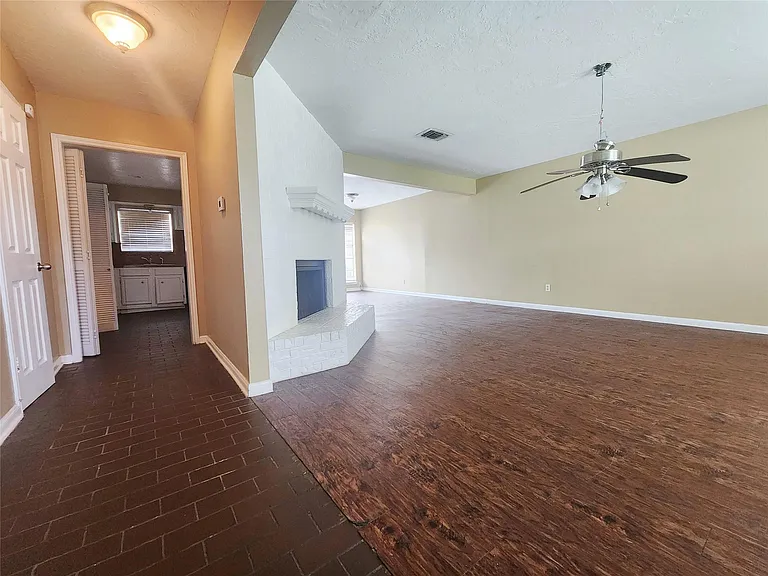3418 Avenue P — Photo 4