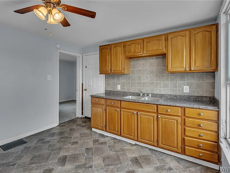 212 Lockwood Ave #UPPER — Photo 8