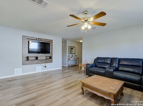 5th image of 4914 Brianna Pl