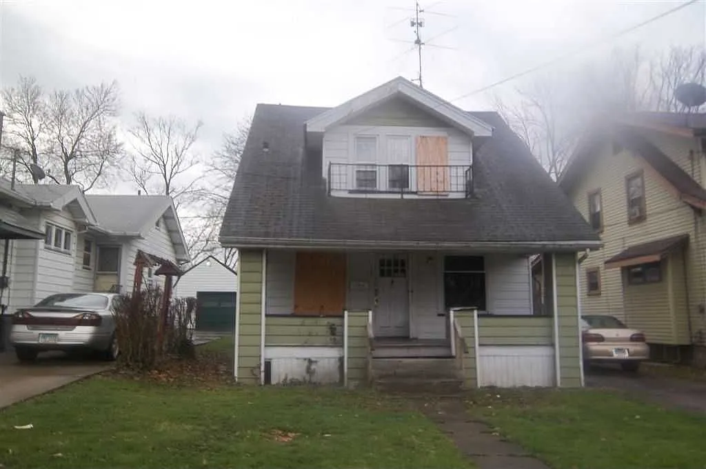 185 E Ravenwood Ave photo 1