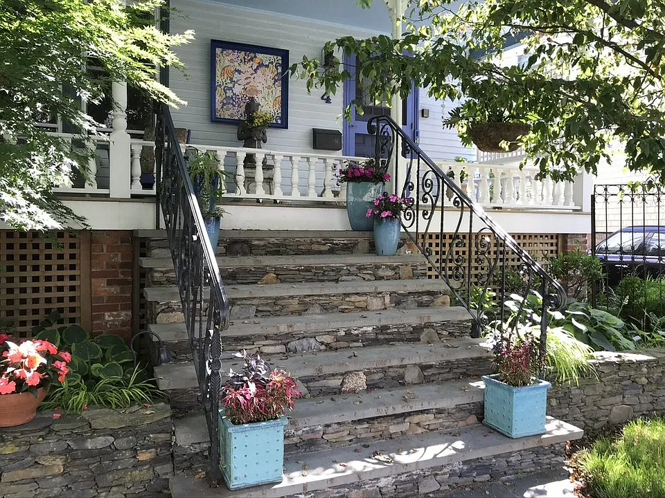 4 Brooks Ave #3