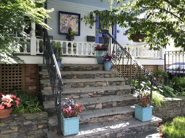 4 Brooks Ave #3, Newport, RI 02840