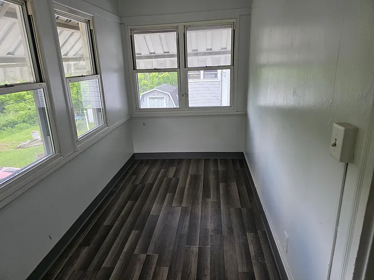 3496 Franklin St — Photo 10