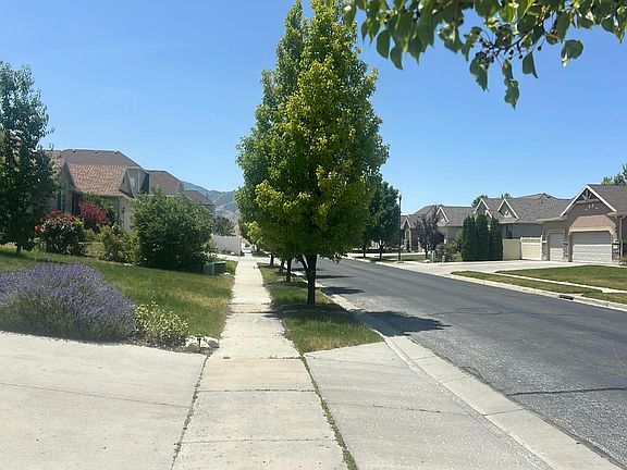 5th image of 6331 W Ridge Dr