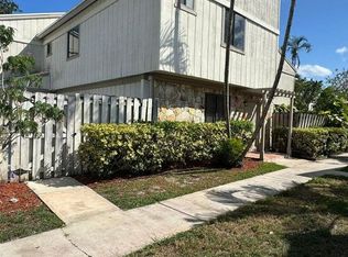 11866 Sturbridge Ln, Wellington, FL 33414