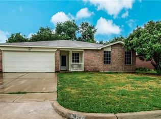 703 Colson Dr, Arlington, TX 76002