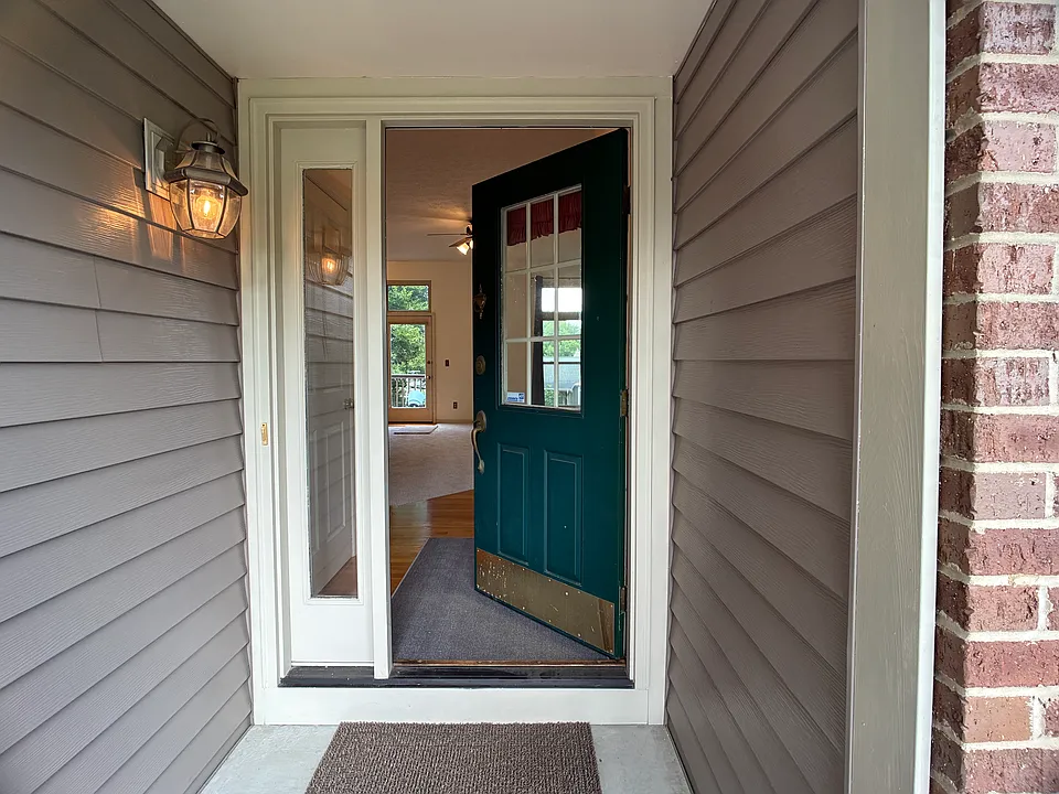 6400 Belmont Park Ct