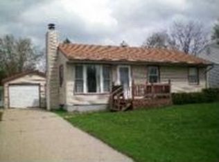 2015 Pioneer Dr, Beloit, WI 53511