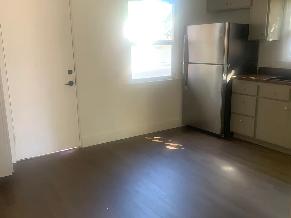 1219 East St #1219