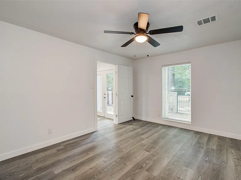 619 River Plantation Dr — Photo 18