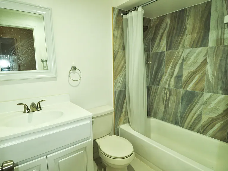 838 Gillen Ave NW — Photo 9