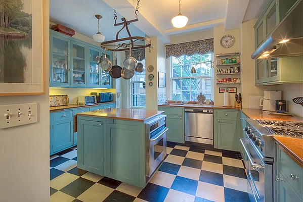 Sold by Brown Harris Stevens | media 17