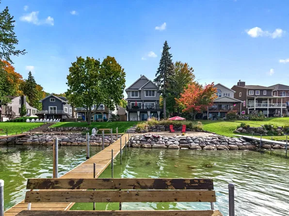 5060 Edgewater Dr, Mound, MN 55364