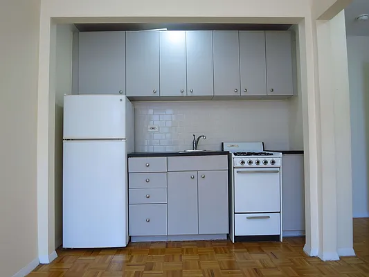 Rented by City & Suburban | media 21