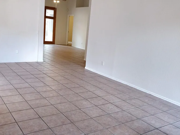 7752 E Elk Creek Rd — Photo 3