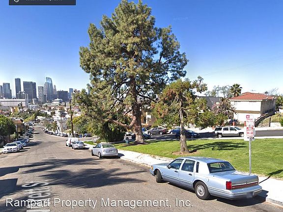 3rd image of 981 Everett St APT 5