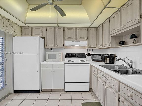 3rd image of 4310 NW 12th Ct APT 201