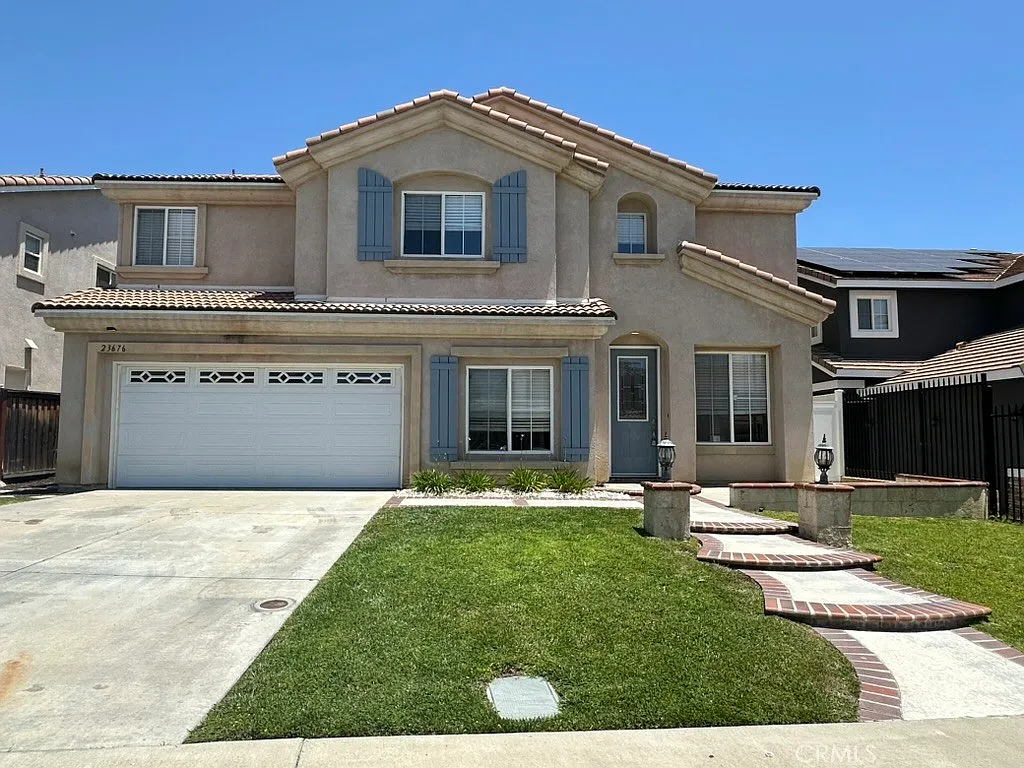 4 bed, 2.5 bath, 2390 sqft, $3,300 — Photo 1