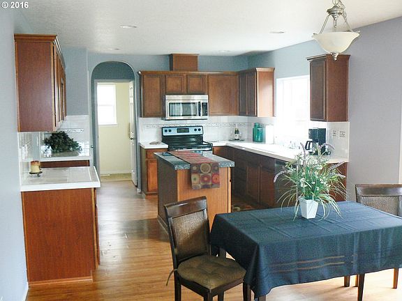3rd image of 8205 NE 21st Pl