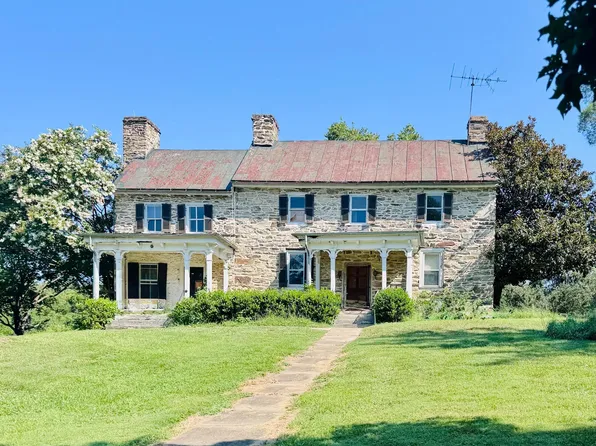 19525 Telegraph Springs Rd, Purcellville, VA 20132