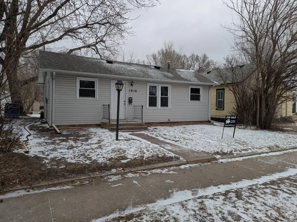 1016 E 1st Ave, Mitchell, SD 57301
