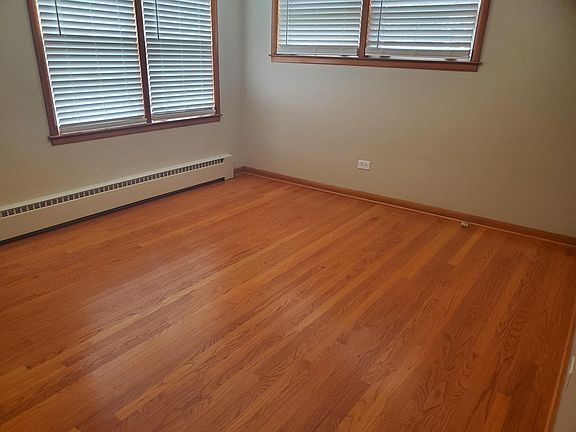 3rd image of 6101 N Sauganash Ave #2