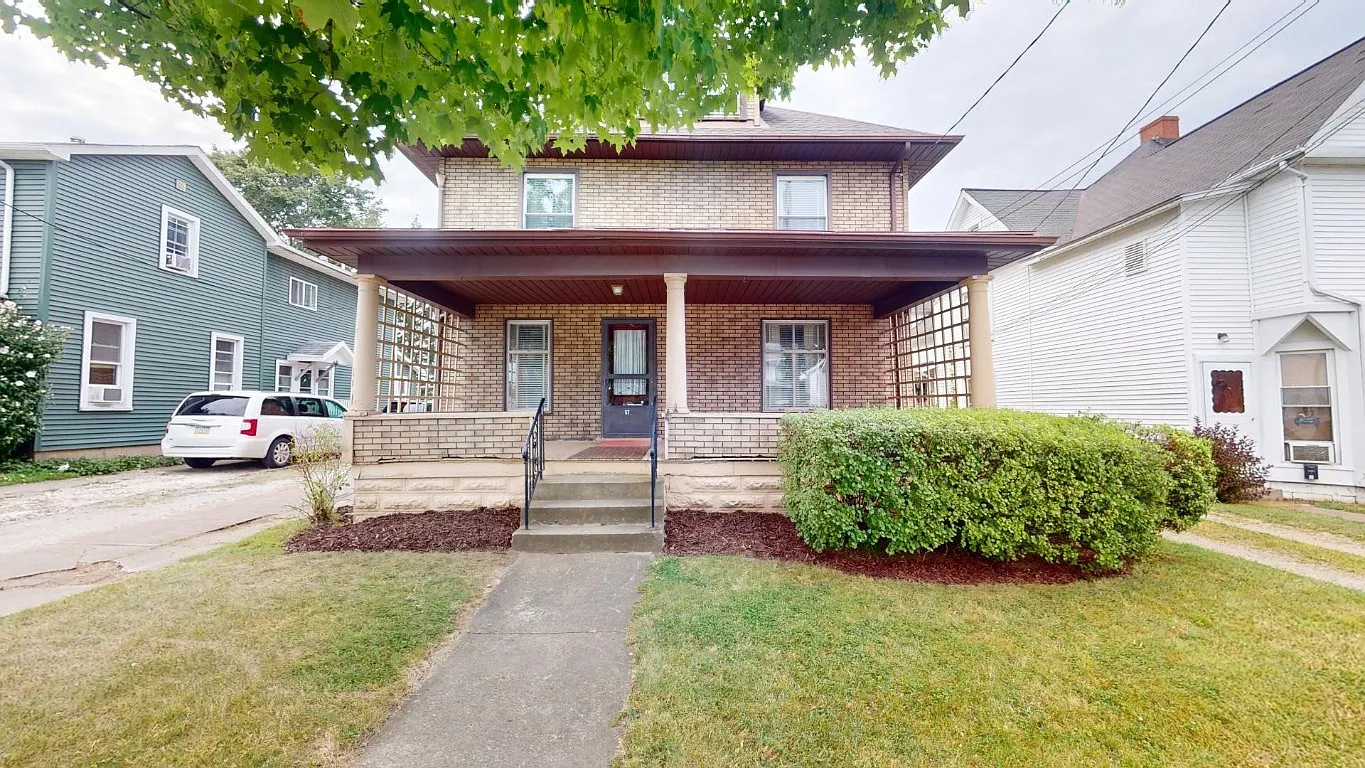 57 S Pearl St photo 1