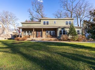 24 Chestnut Dr, Wayne, NJ 07470