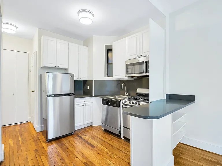 1378 York Ave #3A — Photo 1
