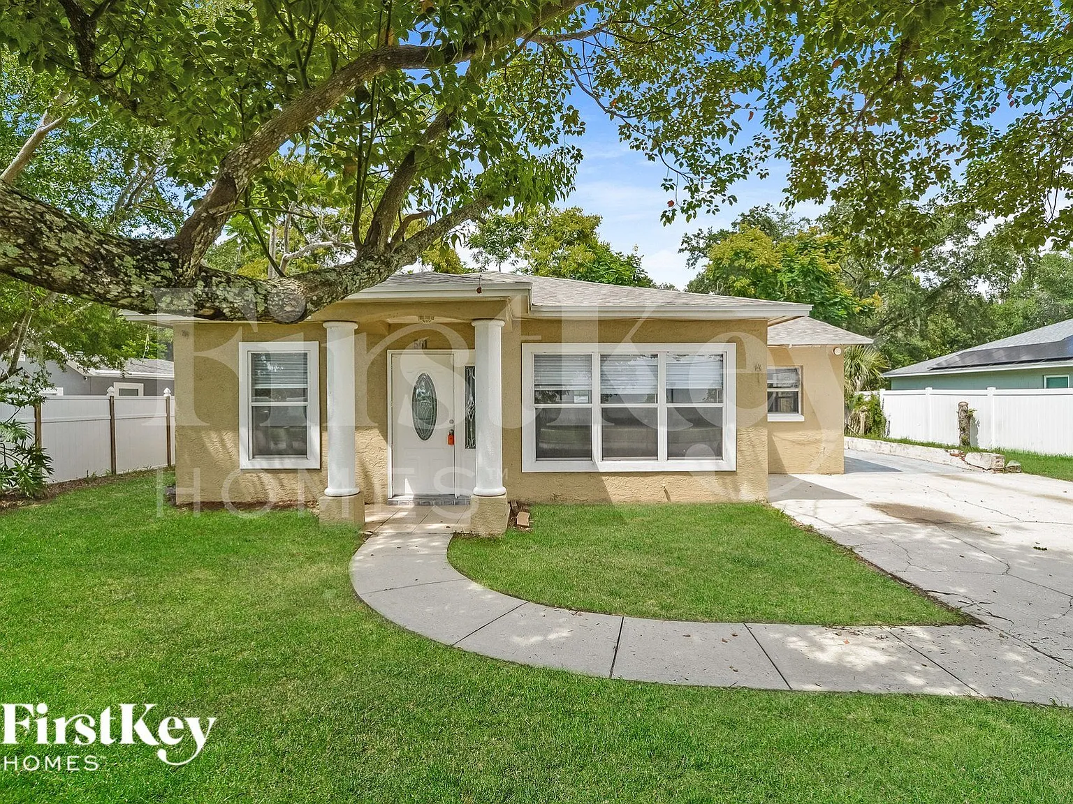 3 bed, 2.5 bath, 2005 sqft, $2,090 — Photo 1