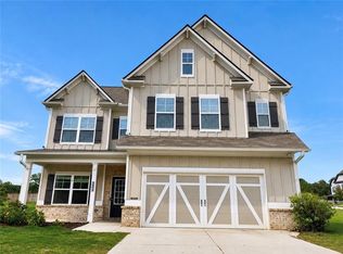 757 Laurel Cove Dr, Hoschton, GA 30548
