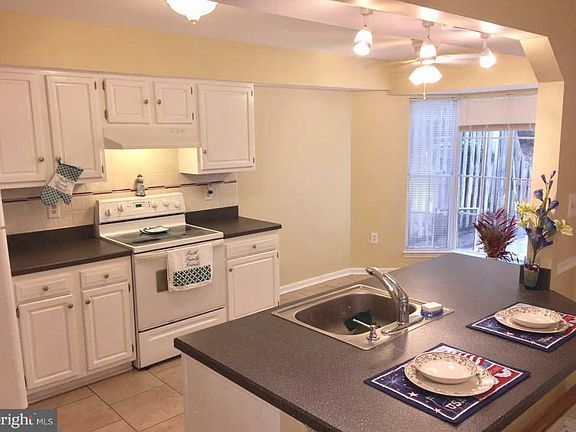 3rd image of 4909 Backwater Ct