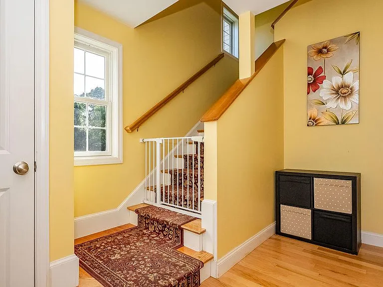 25 Village Dr — Photo 17