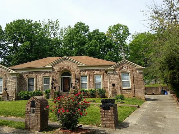 Front elevation w/driveway