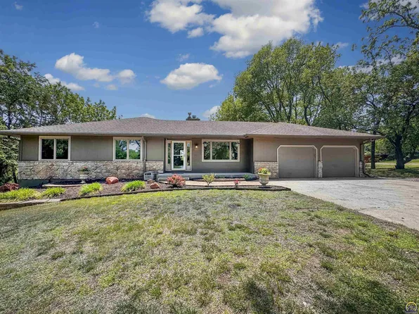 6301 SE Croco Rd, Berryton, KS 66409