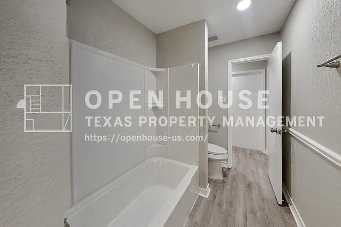5900 Stone Meadow Ln — Photo 17