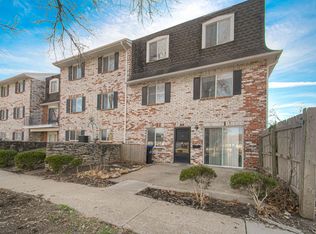 8570 W 85th St, Overland Park, KS 66212