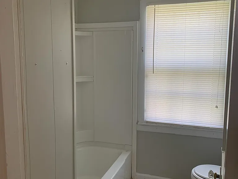 315 Thornton Ave SW — Photo 7