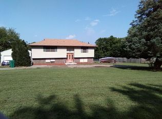 7413 Old Milford Rd, Milford, KS 66514