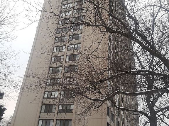 2nd image of 4850 S Lake Park Ave APT 1011