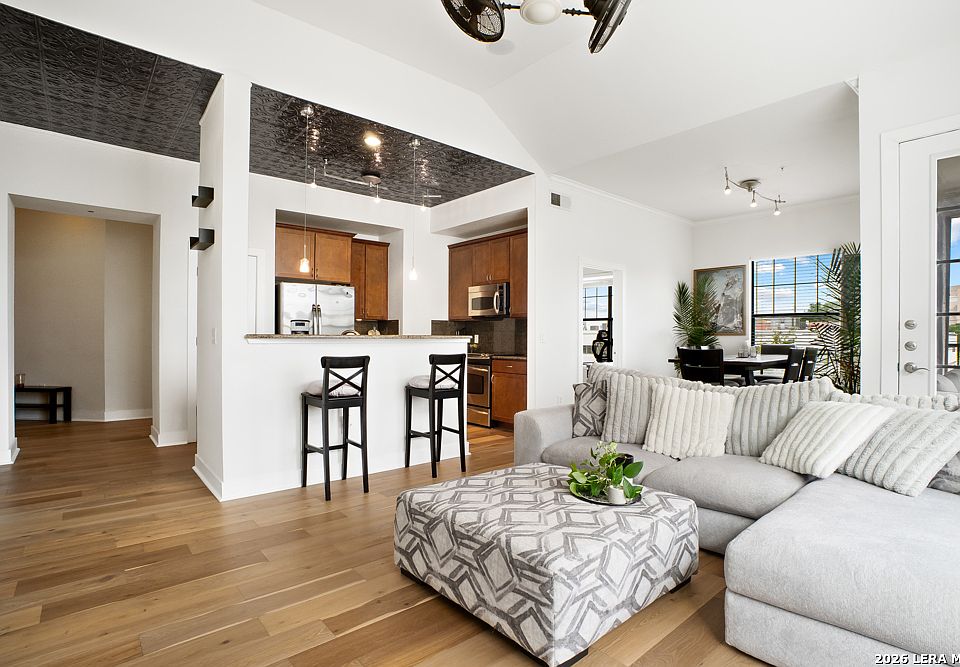 1st image of 7342 Oak Manor Dr #1302