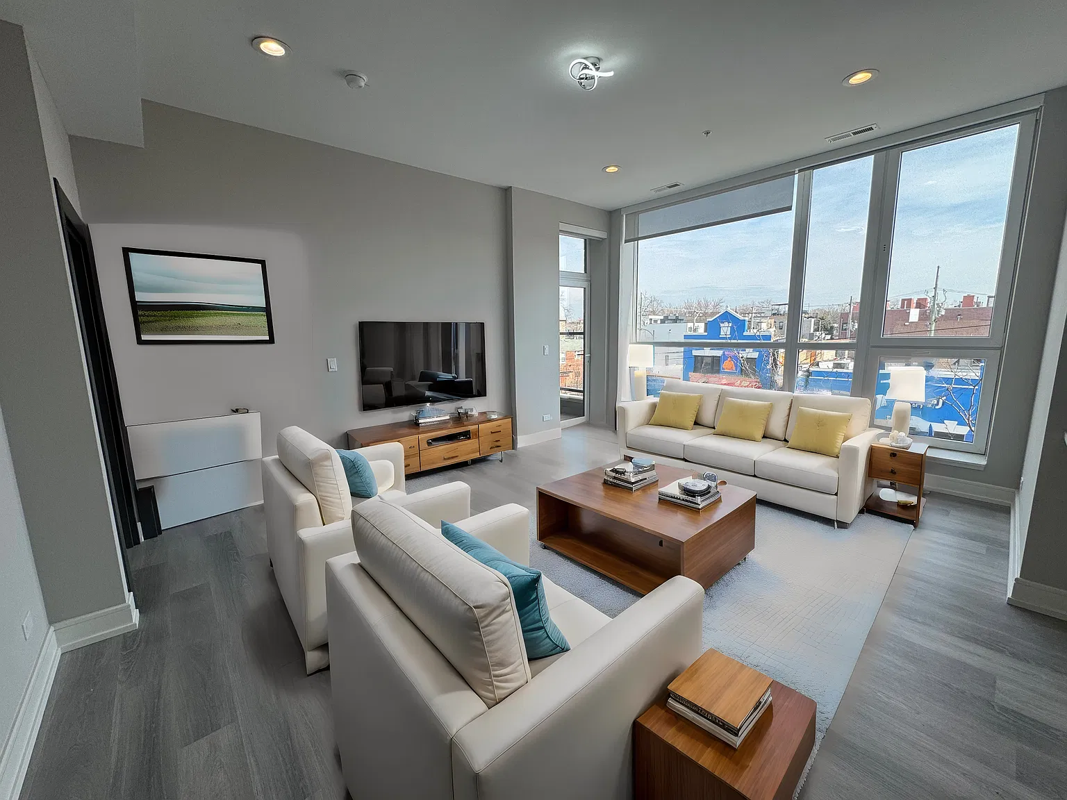 2406 W Armitage Ave — Photo 3